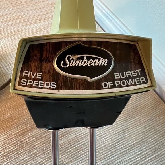 Vintage Sunbeam Mixmaster 5 Speed Electric Hand Mixer Model H-AL AVACADO GREEN - Picture 4 of 13